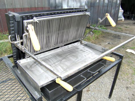 Vente Barbecue gril vertical : BBQ en fer forgé, fabrication française à la  Forge Salers